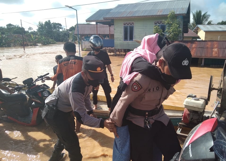 Sigap Dalam Penanganan Banjir, Kapolres Malinau Apresiasi Anggotanya